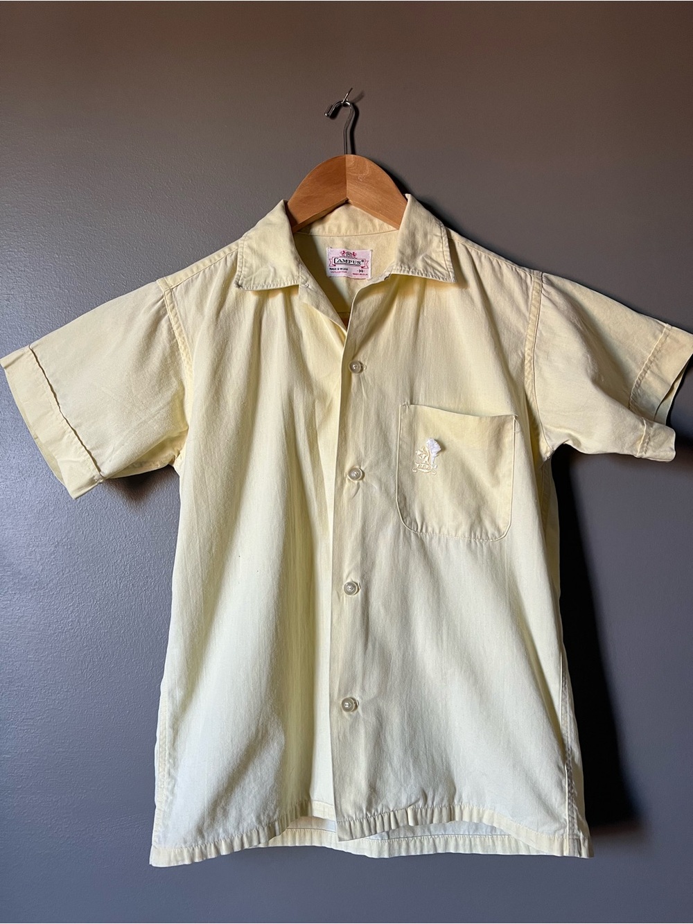 Boy’s Vintage Campus Short-Sleeve Button-Up Shirt in Pale Yellow 1950s-1960s